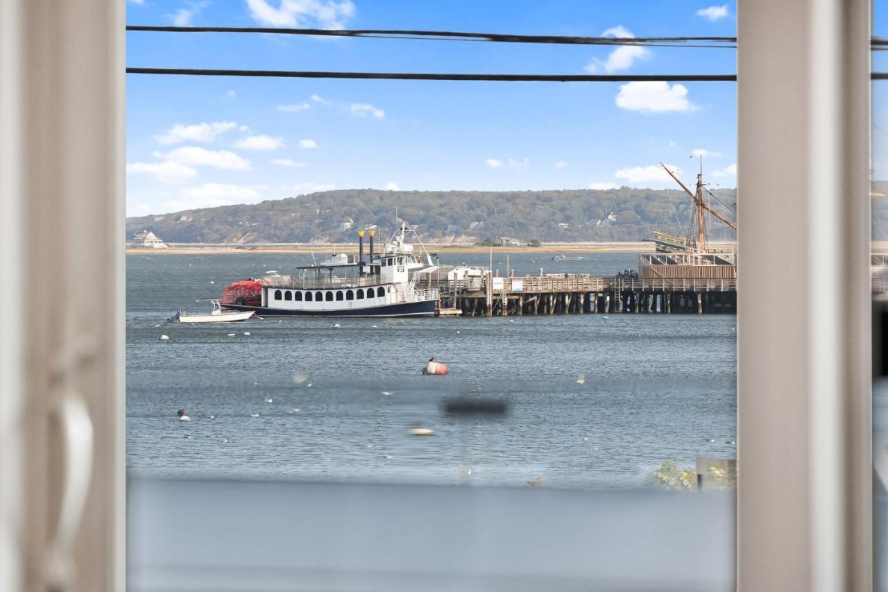 Harbourtown Suites On Plymouth Harbor Екстер'єр фото