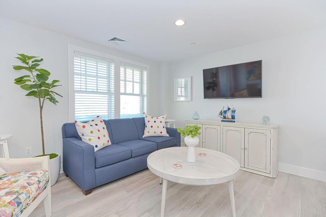 Harbourtown Suites On Plymouth Harbor Екстер'єр фото
