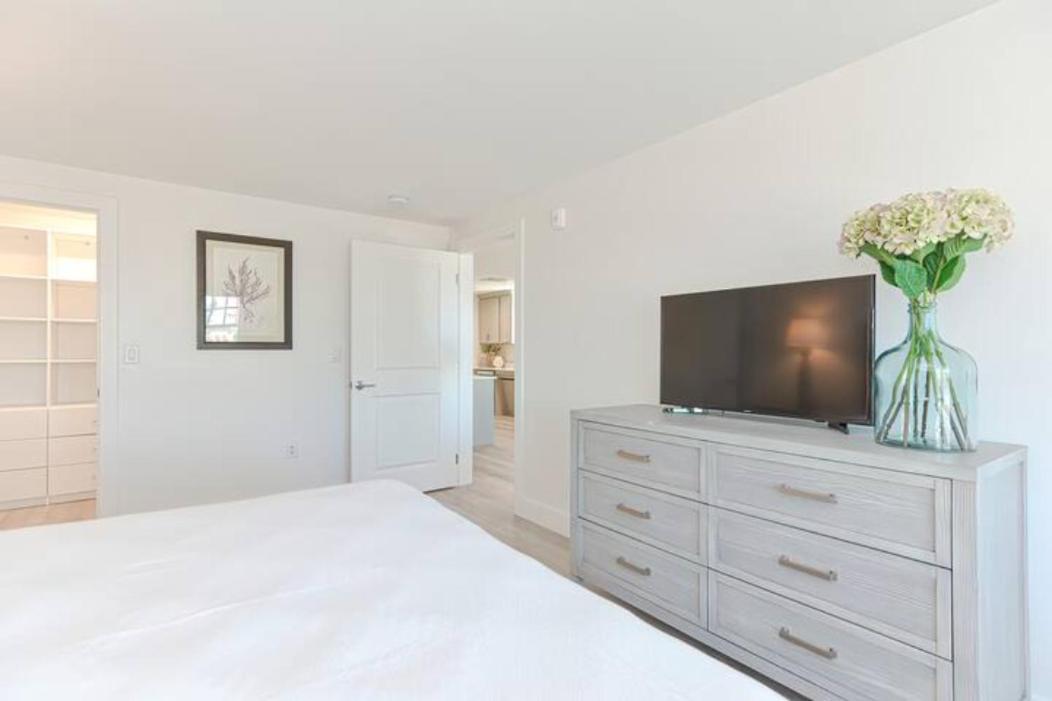 Harbourtown Suites On Plymouth Harbor Екстер'єр фото