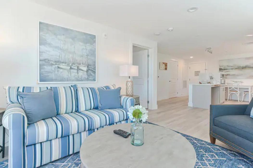 Harbourtown Suites On Plymouth Harbor Екстер'єр фото