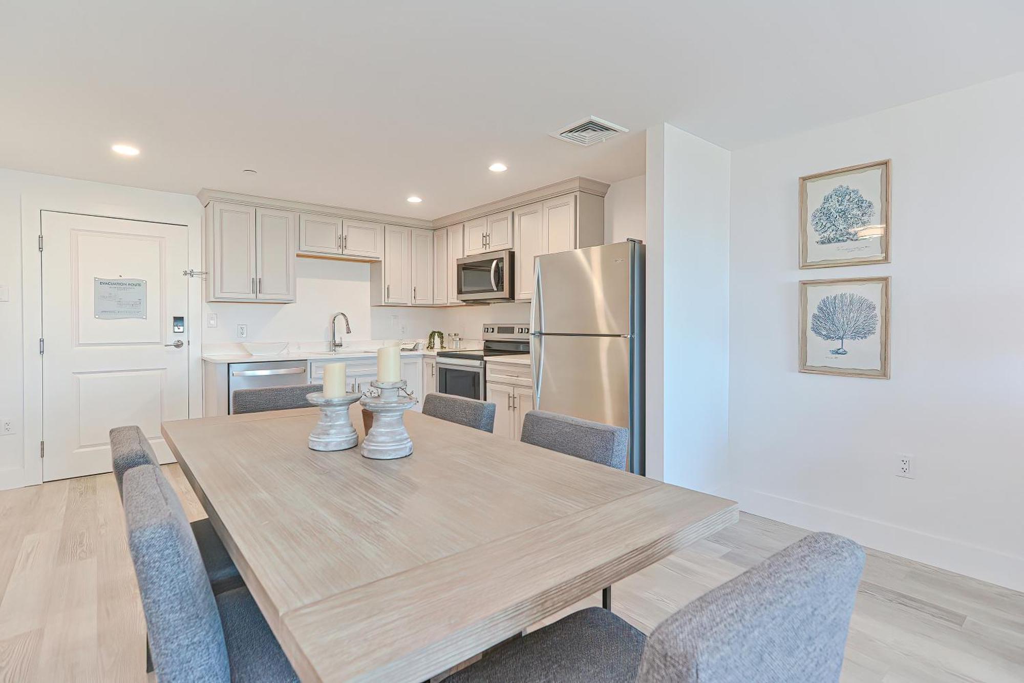 Harbourtown Suites On Plymouth Harbor Екстер'єр фото