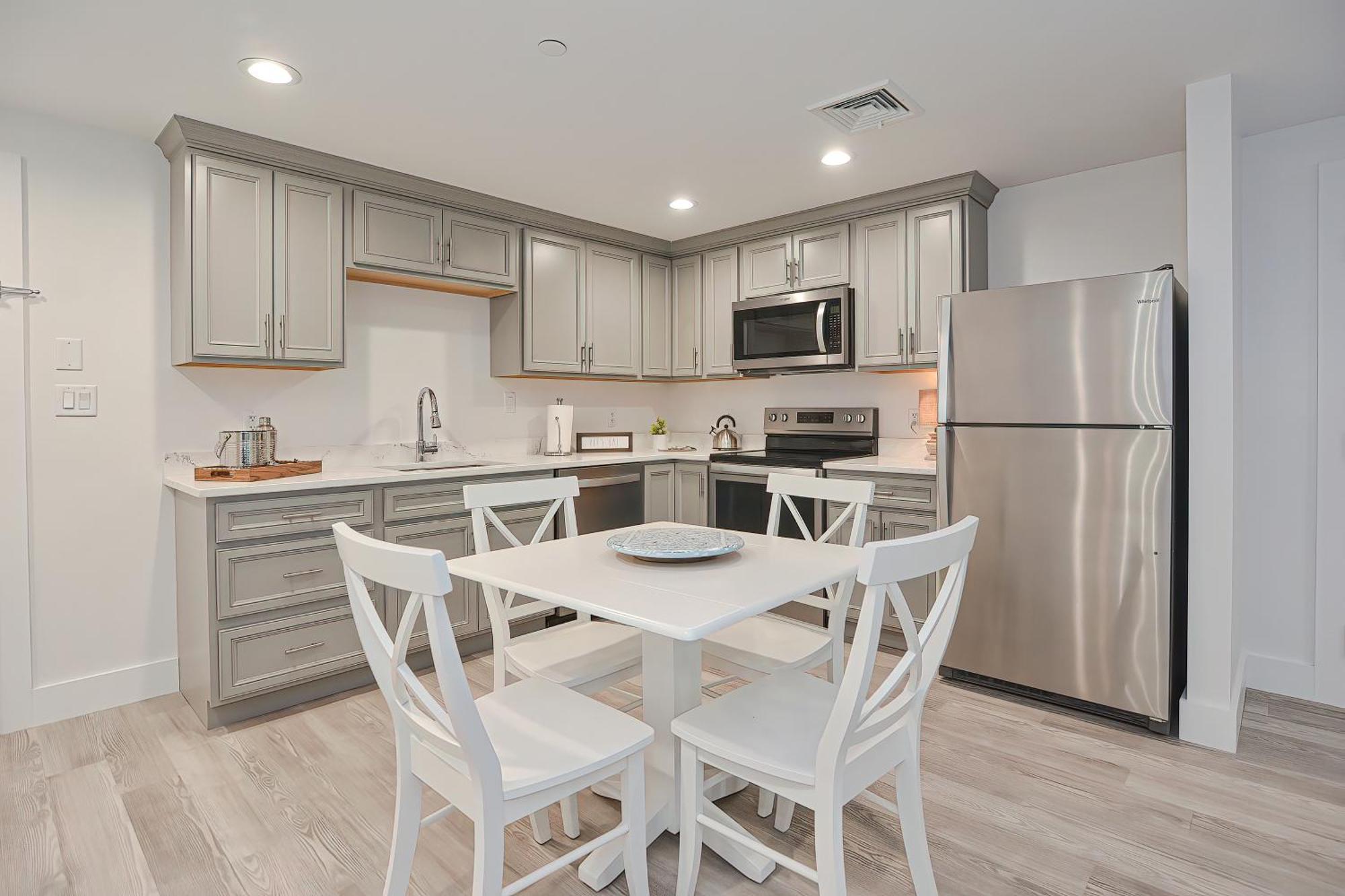 Harbourtown Suites On Plymouth Harbor Екстер'єр фото