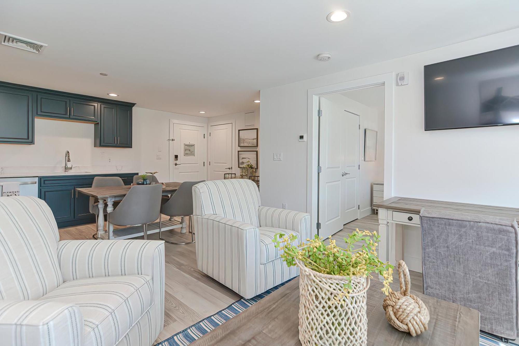 Harbourtown Suites On Plymouth Harbor Екстер'єр фото
