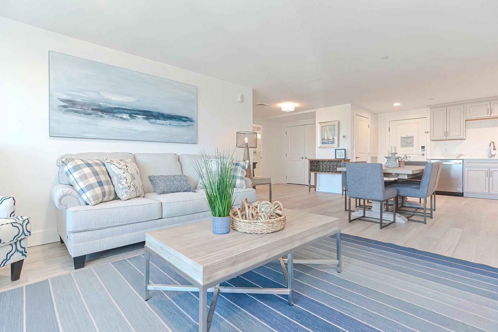 Harbourtown Suites On Plymouth Harbor Екстер'єр фото